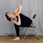 photos de yoga sur chaise
